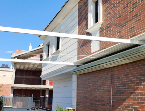 Toldo palillería en Moguer para lateral de vivienda